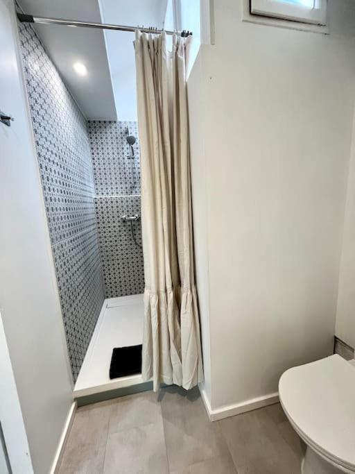 Studio Jade : Charmant Logement Place Clemenceau Apartment Pau Luaran gambar