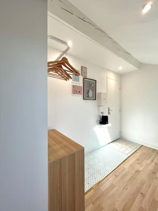 Studio Jade : Charmant Logement Place Clemenceau Apartment Pau Luaran gambar