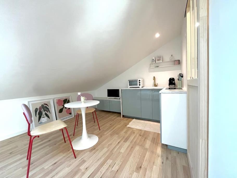 Studio Jade : Charmant Logement Place Clemenceau Apartment Pau Luaran gambar