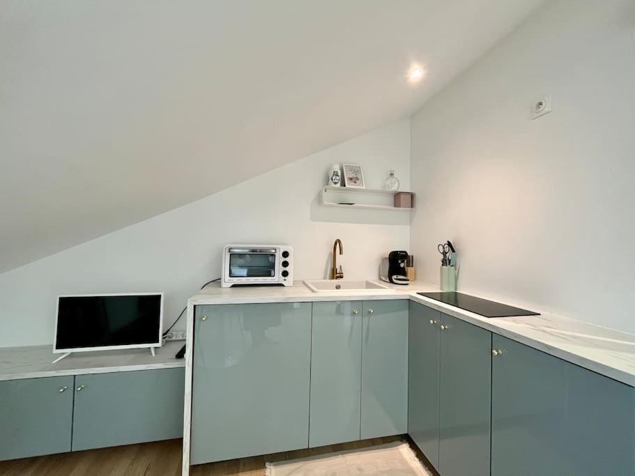 Studio Jade : Charmant Logement Place Clemenceau Apartment Pau Luaran gambar
