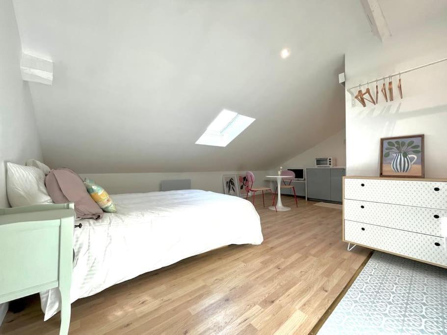 Studio Jade : Charmant Logement Place Clemenceau Apartment Pau Luaran gambar